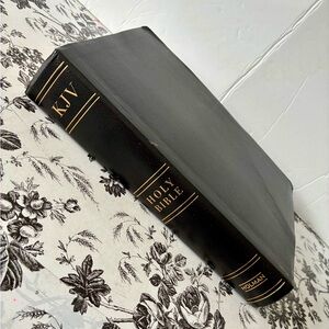 KJV Holy Bible Black SUPER LARGE PRINT